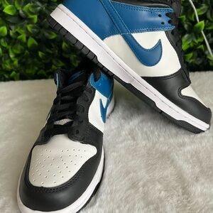 Nike dunks youth